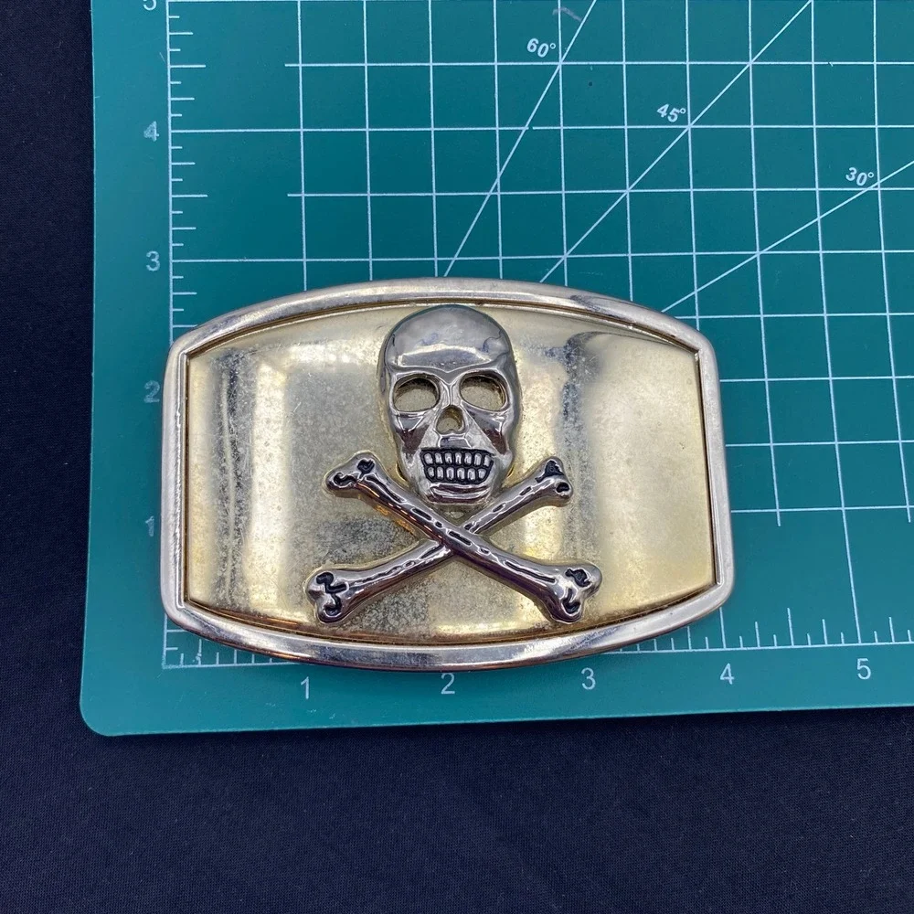 Skull Crossbones Belt Buckle Gold Silver Two-Tone Metal Biker Rock Edge Punk Y2K